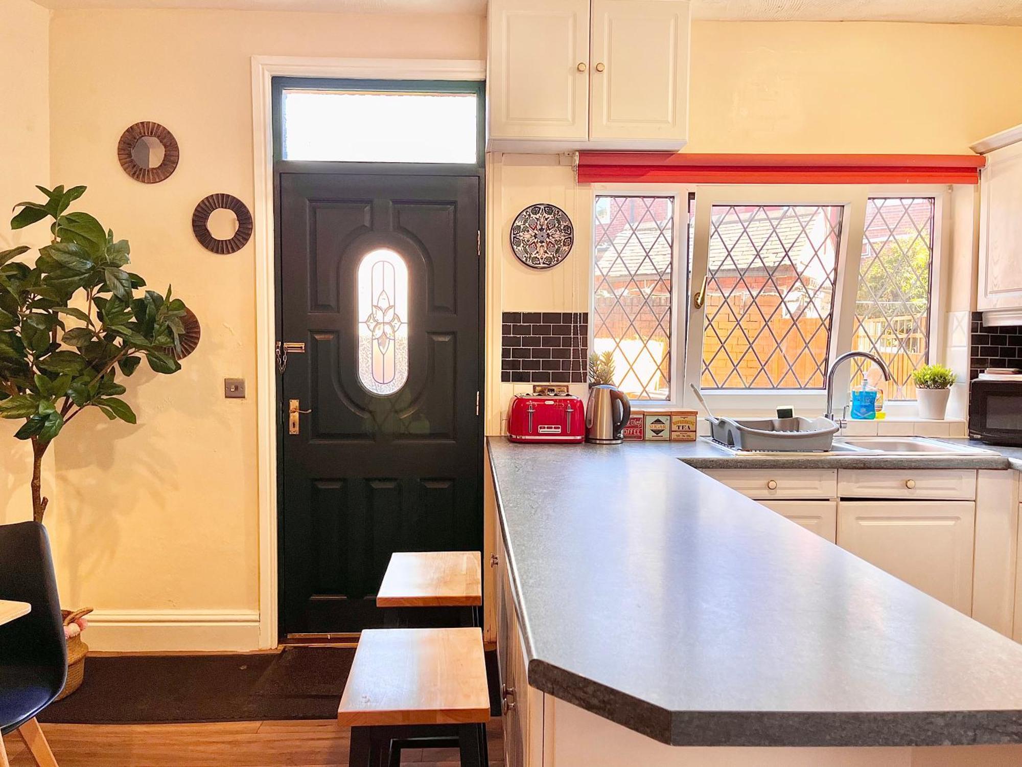 Summer Lane House-3 Bedrooms-Close To M1-Longer Stay-Free Parking Барнзли Екстериор снимка