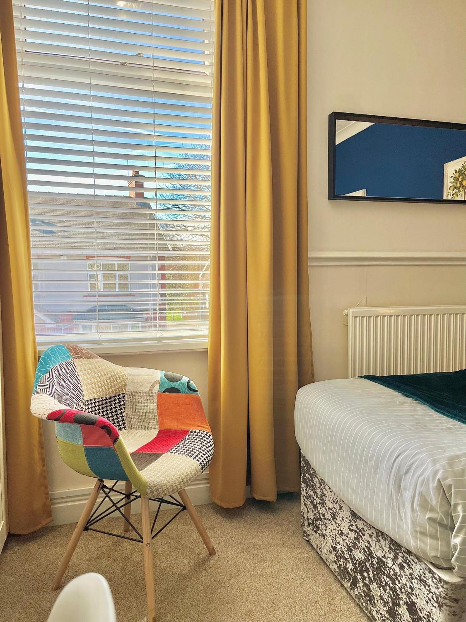Summer Lane House-3 Bedrooms-Close To M1-Longer Stay-Free Parking Барнзли Екстериор снимка