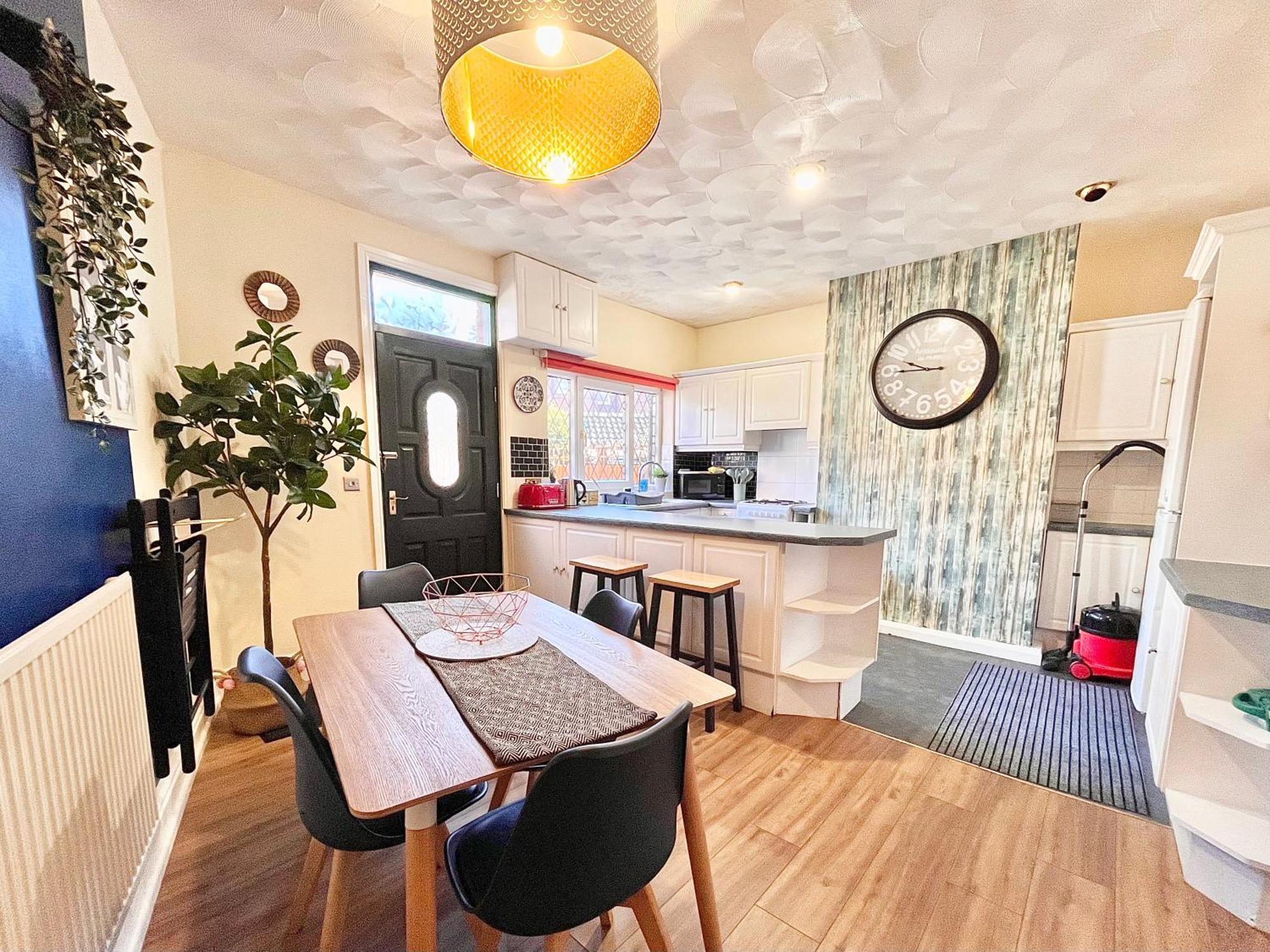 Summer Lane House-3 Bedrooms-Close To M1-Longer Stay-Free Parking Барнзли Екстериор снимка