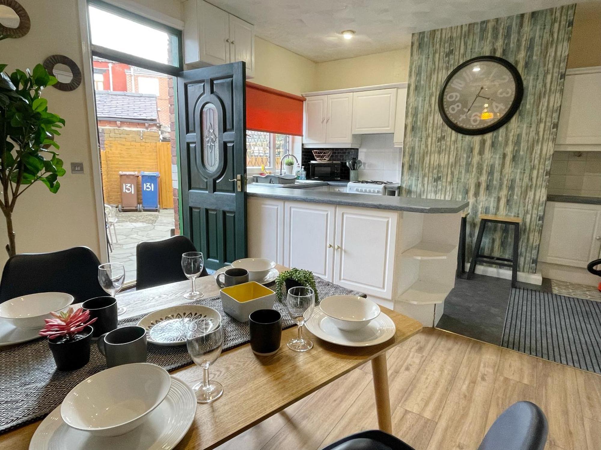 Summer Lane House-3 Bedrooms-Close To M1-Longer Stay-Free Parking Барнзли Екстериор снимка