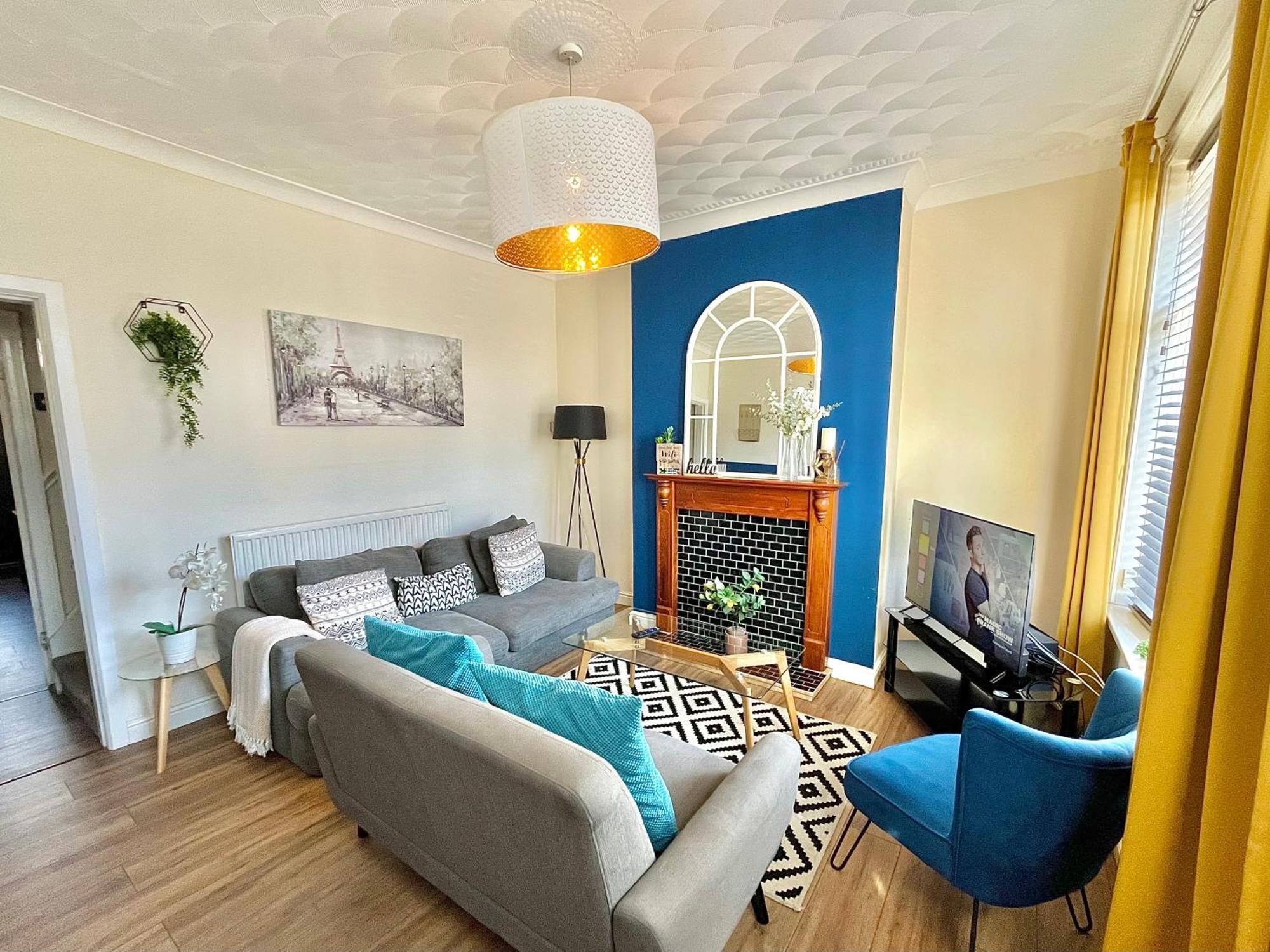 Summer Lane House-3 Bedrooms-Close To M1-Longer Stay-Free Parking Барнзли Екстериор снимка