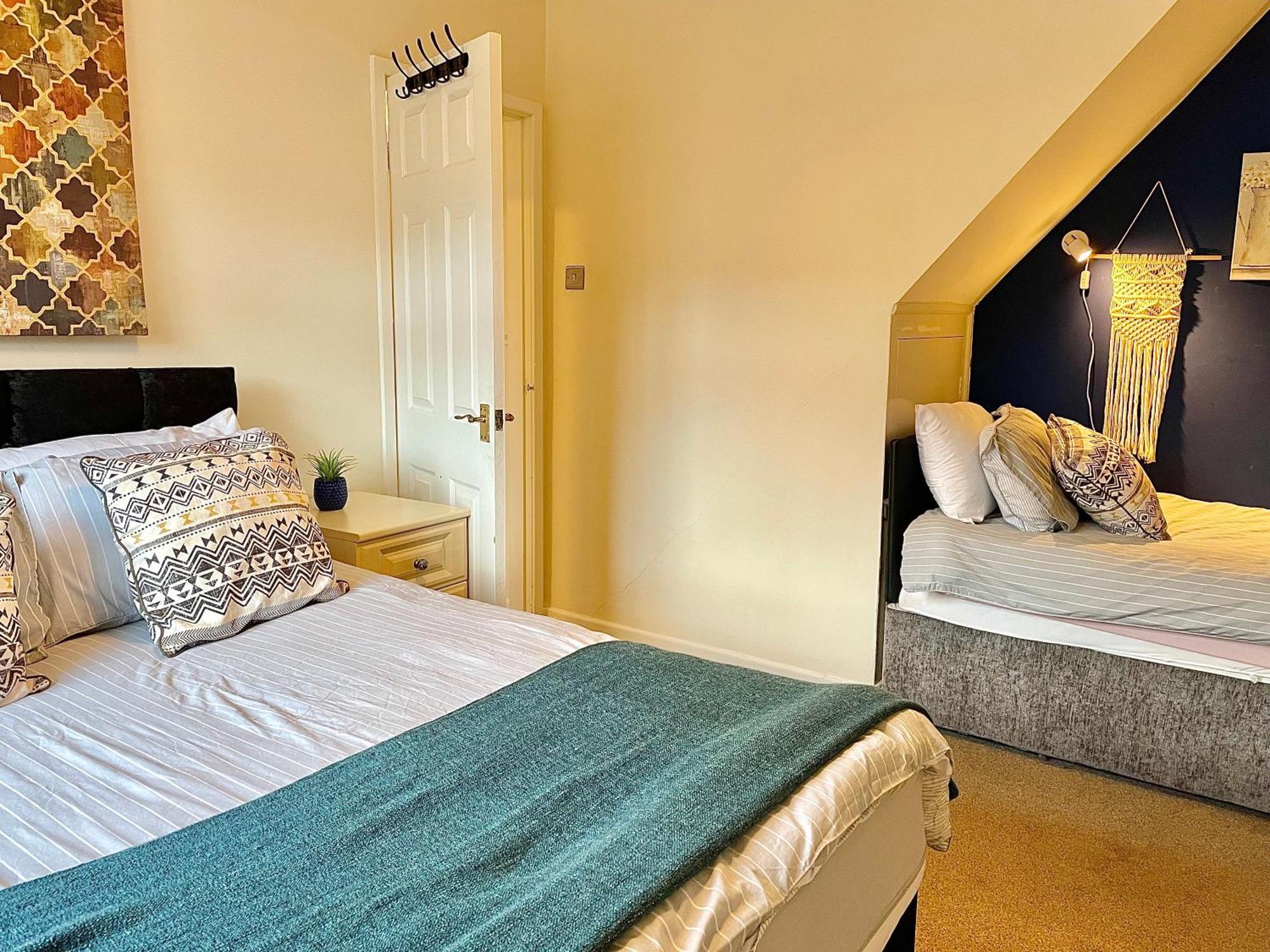 Summer Lane House-3 Bedrooms-Close To M1-Longer Stay-Free Parking Барнзли Екстериор снимка