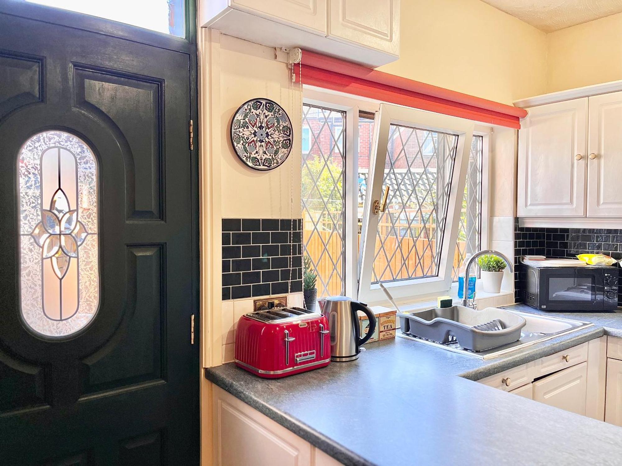 Summer Lane House-3 Bedrooms-Close To M1-Longer Stay-Free Parking Барнзли Екстериор снимка
